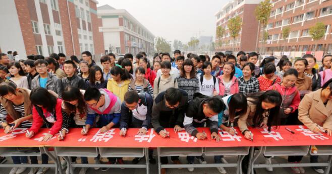 裸辞在家的普通人靠什么生活